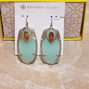 Kendra Scott Darby earrings EUC